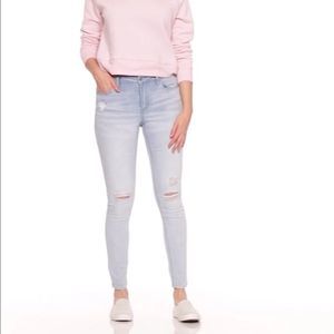 🔥4 Items for$25 Gap distressed jeans
